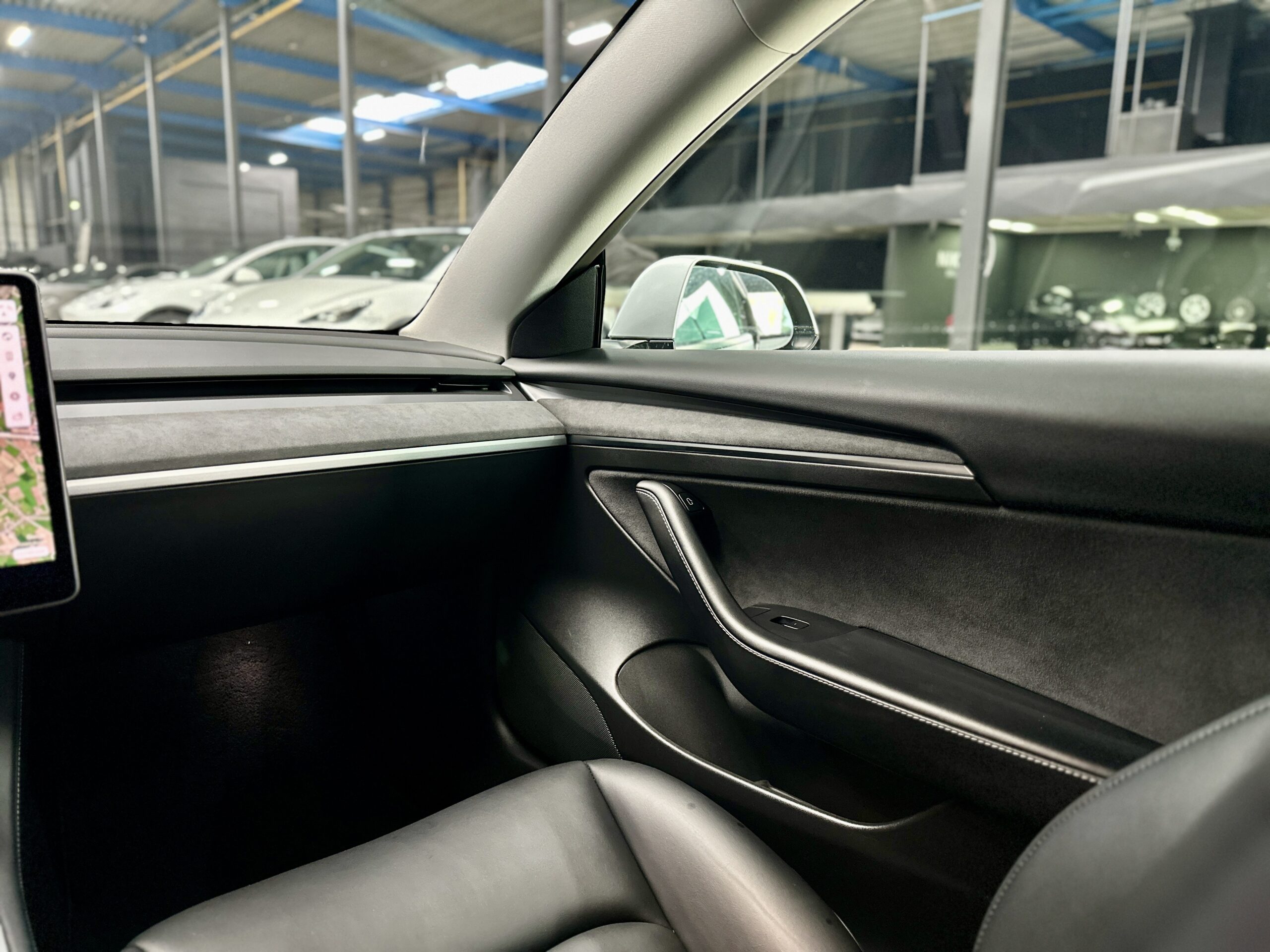 ALCANTARA INTERIOR TESLA MODEL 3 - Image 4