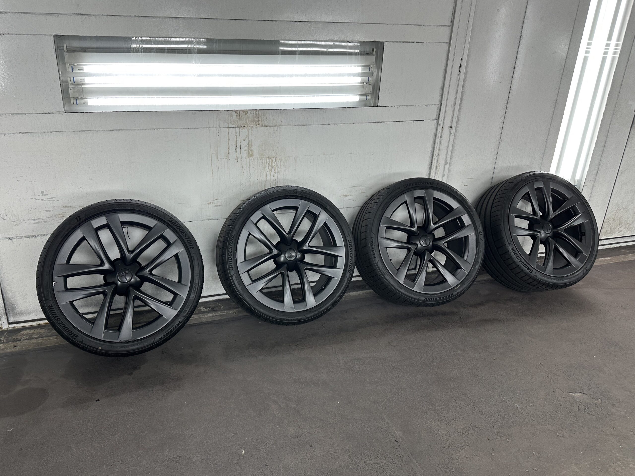 21" Arachnid Wheels Model S - REFRESH