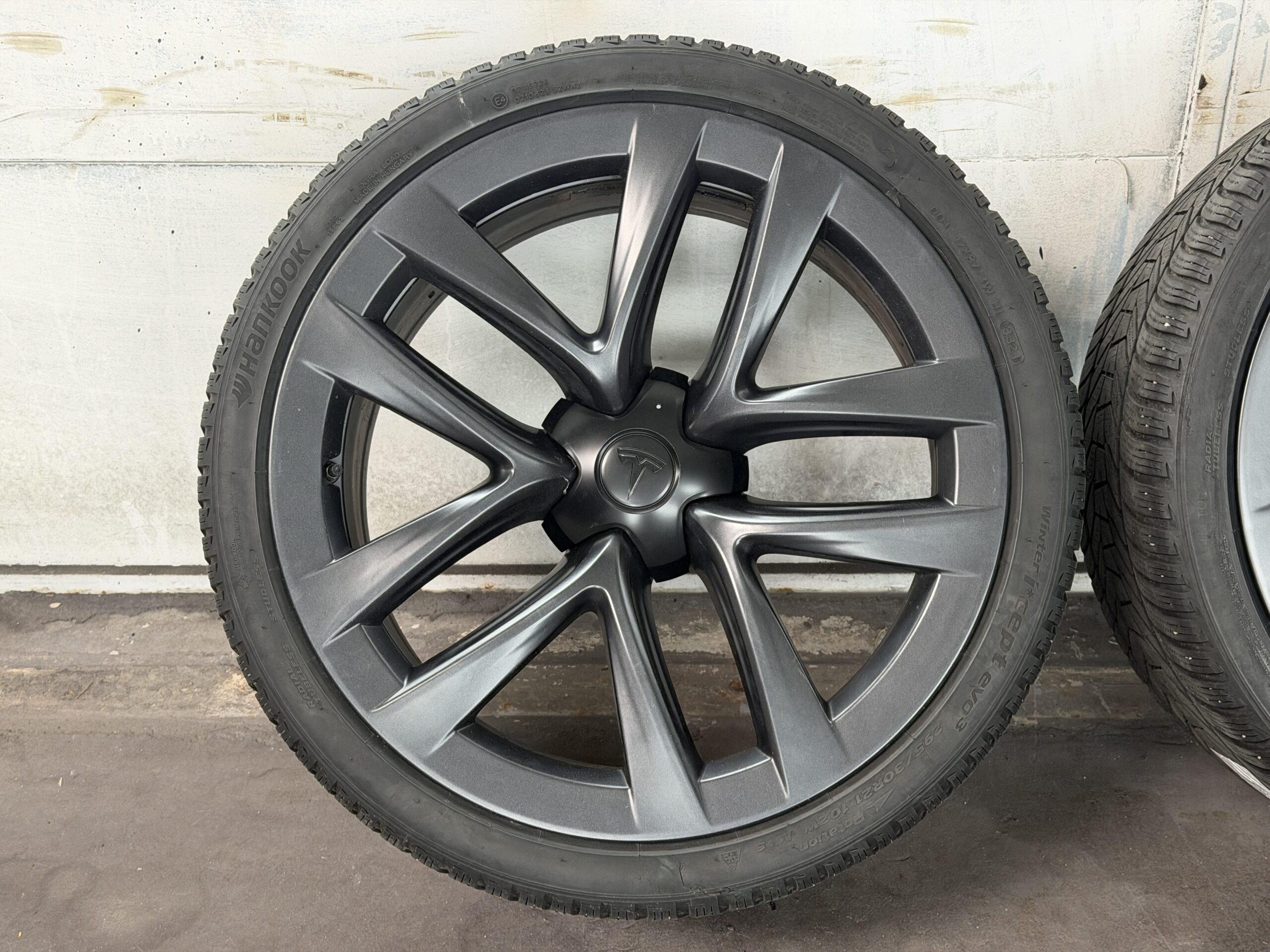 2022 – 2026 | 21″ Arachnid Wheels Winter Model S - Image 5
