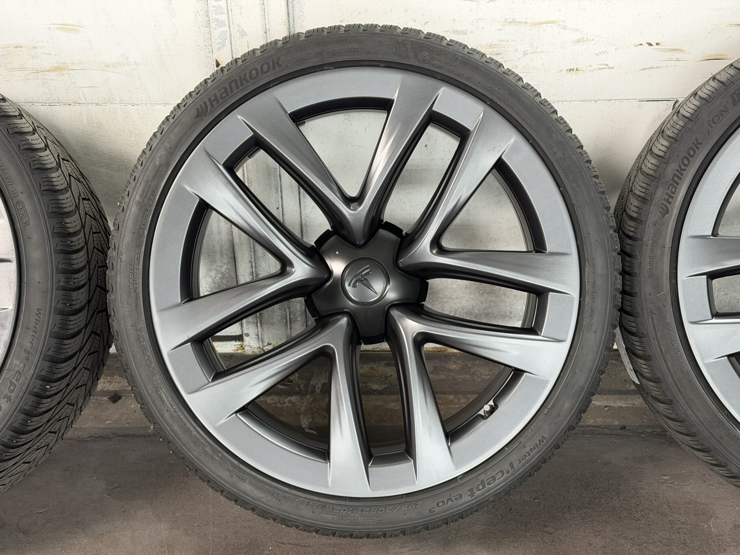 2022 – 2026 | 21″ Arachnid Wheels Winter Model S - Image 4