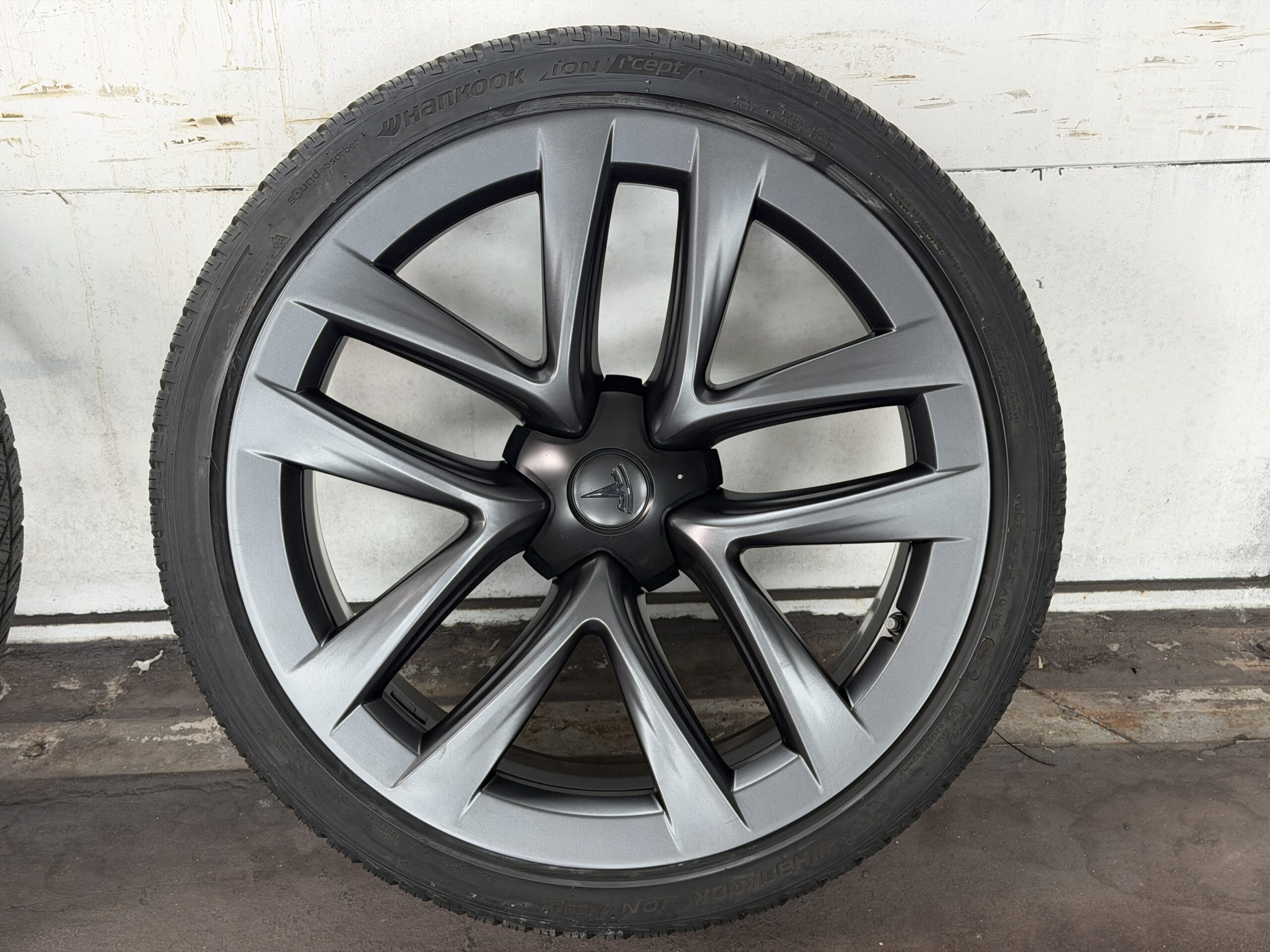 2022 – 2026 | 21″ Arachnid Wheels Winter Model S - Image 3