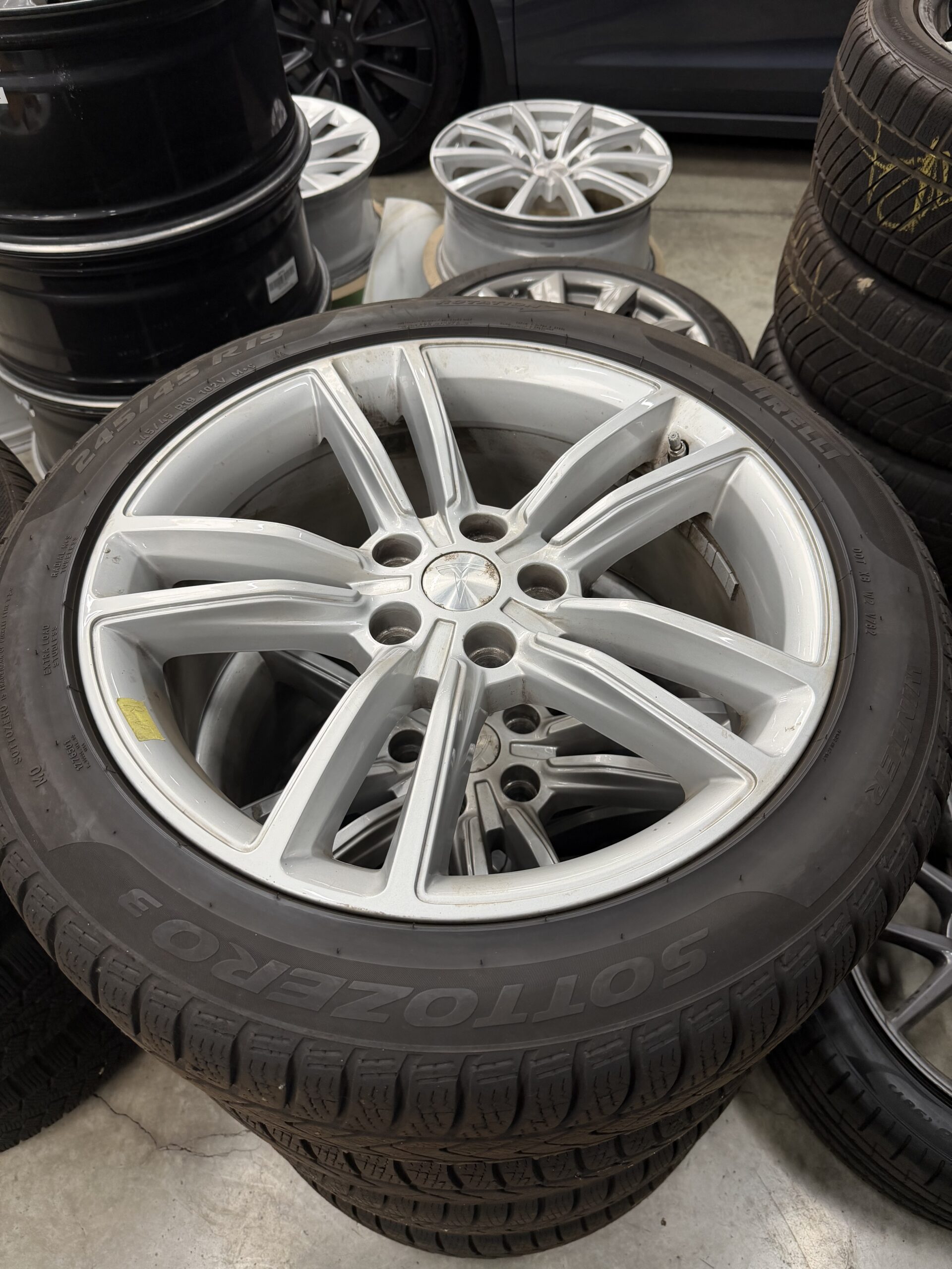 2012 – 2021 | Jantes hiver 5 branches 19” Model S (2)